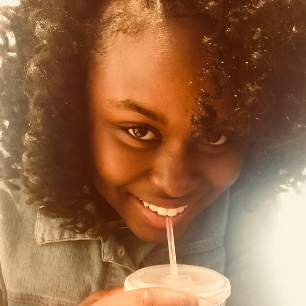 Meet your Posher, Anika